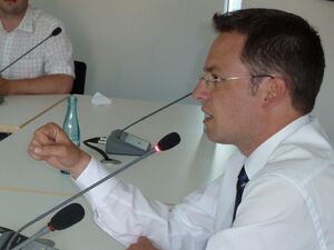 Noch ist alles offen in Wiesbaden. Doch ist tatsächlich alles offen? Informationen dazu liefert MdL Tobias Eckert