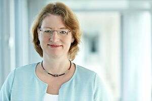 Katrin Hechler, die Kreisbeigeordnete aus dem Hochtaunuskreis spricht beim politischen Aschermittwoch