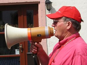 Foto: Heinz-Ulrich Mengel im Jahre 2007 bei einer Demonstration in der Weilburger Innenstadt