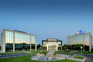 Mundipharma in Limburg. Ein modernes Betriebsgebäude, eine hochwertige Architektur und eine motivierte Belegschaft