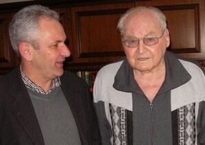Karl-Peter Wirth gratuliert Emil Grün zum 90. Geburtstag