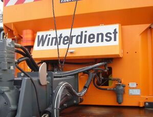 Hochwertiges technisches Gerät wird für den Winterdienst eingesetzt